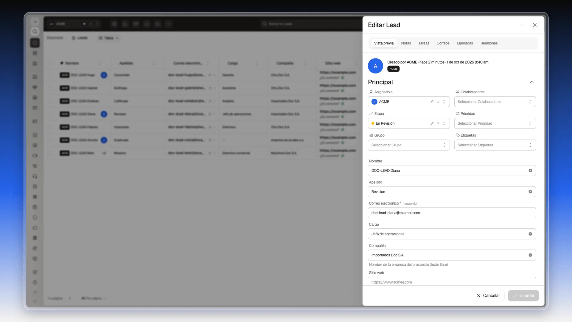 Panel Editar Lead con las pestañas Vista previa, Notas, Tareas, Correos, Llamadas y Reuniones y la sección Principal