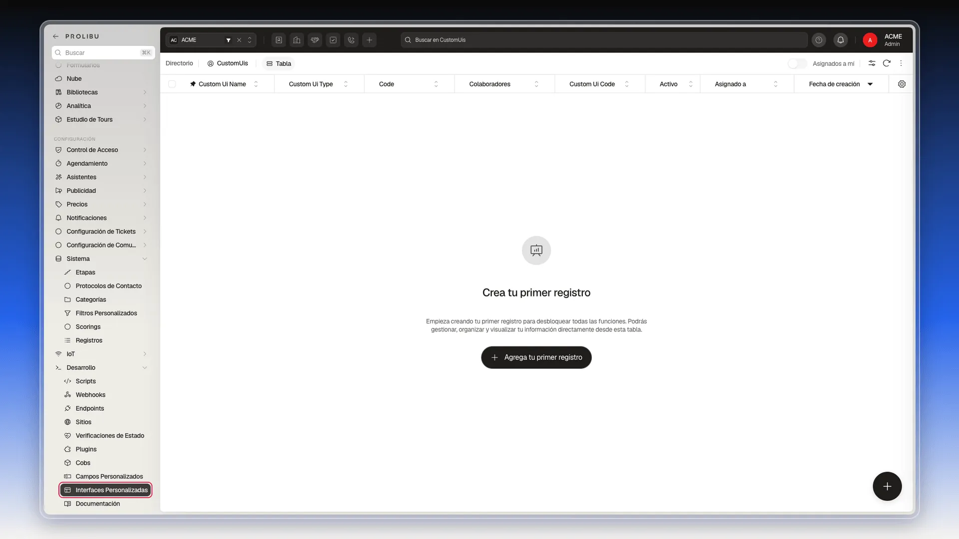 Menú lateral desplegado en Desarrollo con Interfaces Personalizadas resaltado y la tabla CustomUis vacía