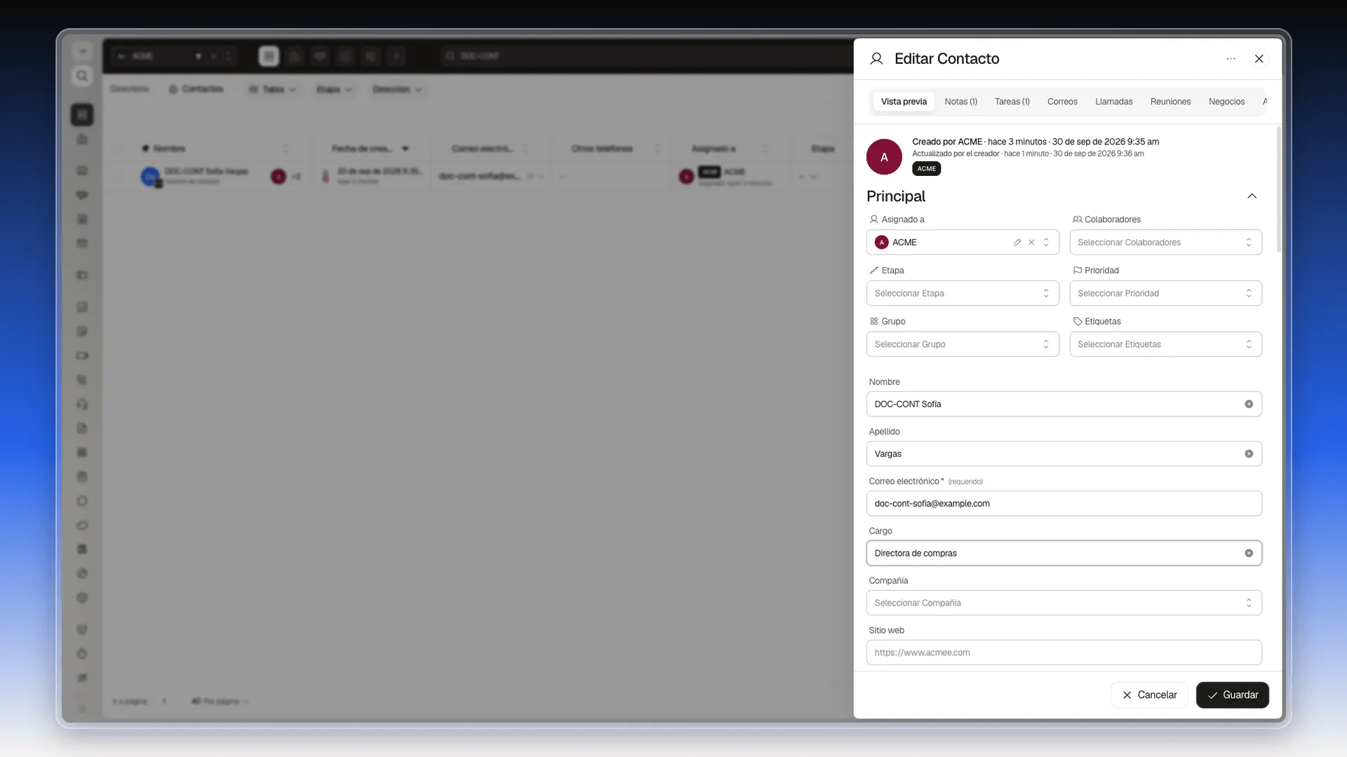 Panel Editar Contacto con el cargo modificado y el botón Guardar activo