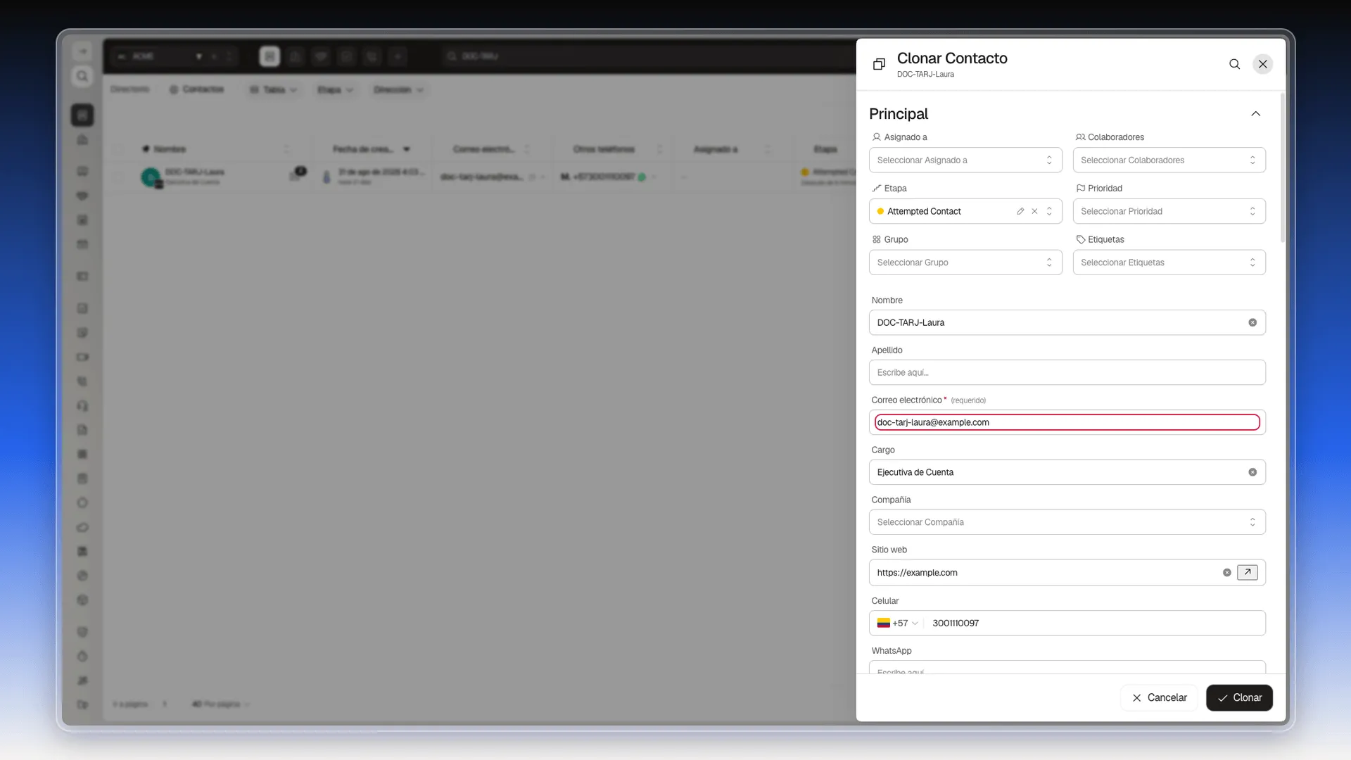 Panel Clonar Contacto con los campos del original rellenos y el correo electrónico resaltado