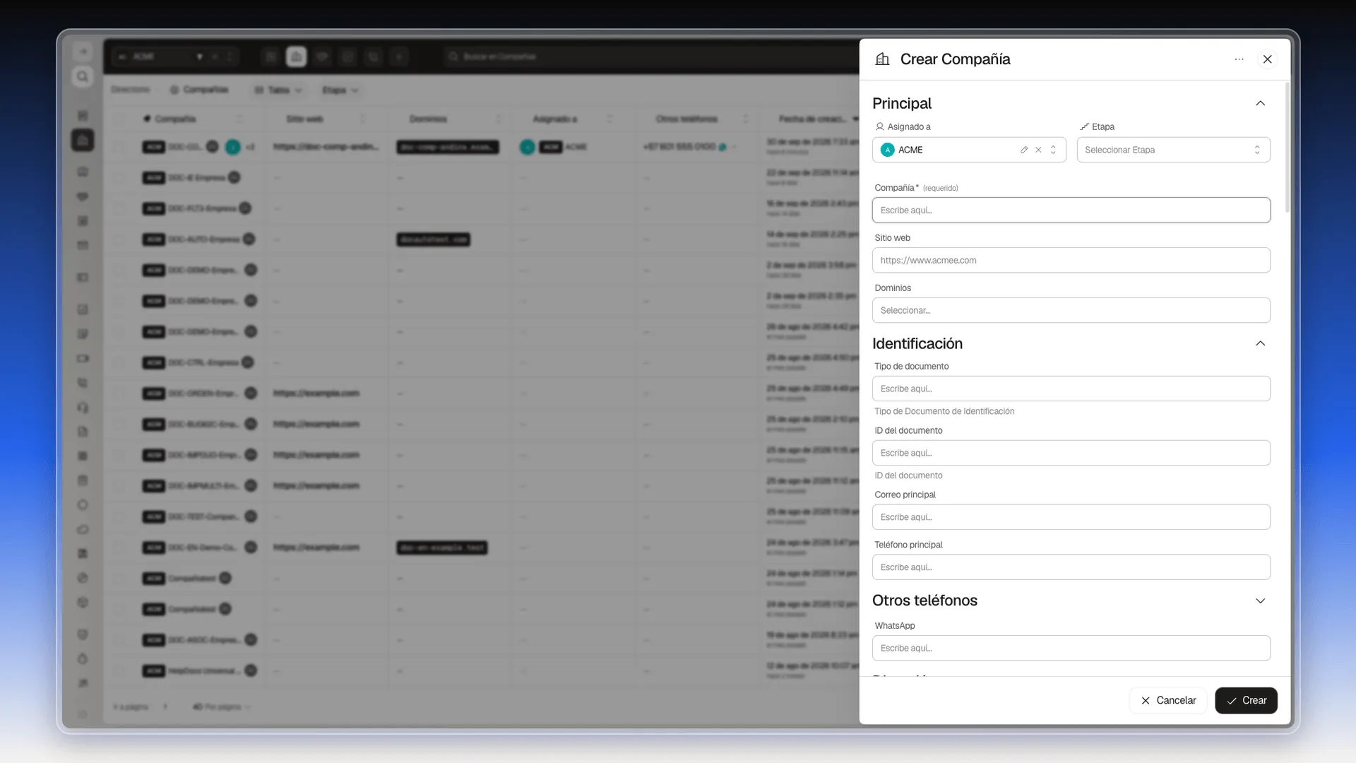 Panel Crear Compañía abierto con la sección Principal: Asignado a, Etapa, Compañía, Sitio web y Dominios