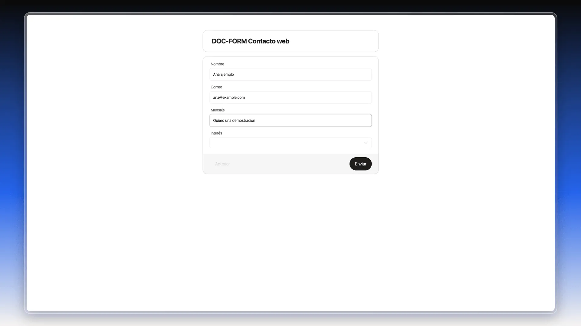 Formulario público DOC-FORM Contacto web con los campos Nombre, Correo, Mensaje e Interés rellenados