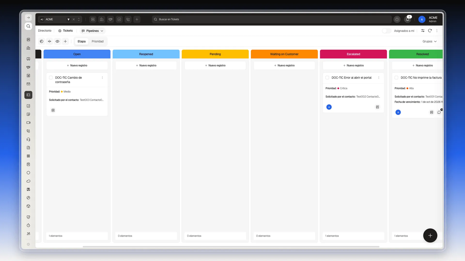 Tablero de Tickets agrupado por Etapa, con un ticket en Open, otro en Escalated y otro en Resolved