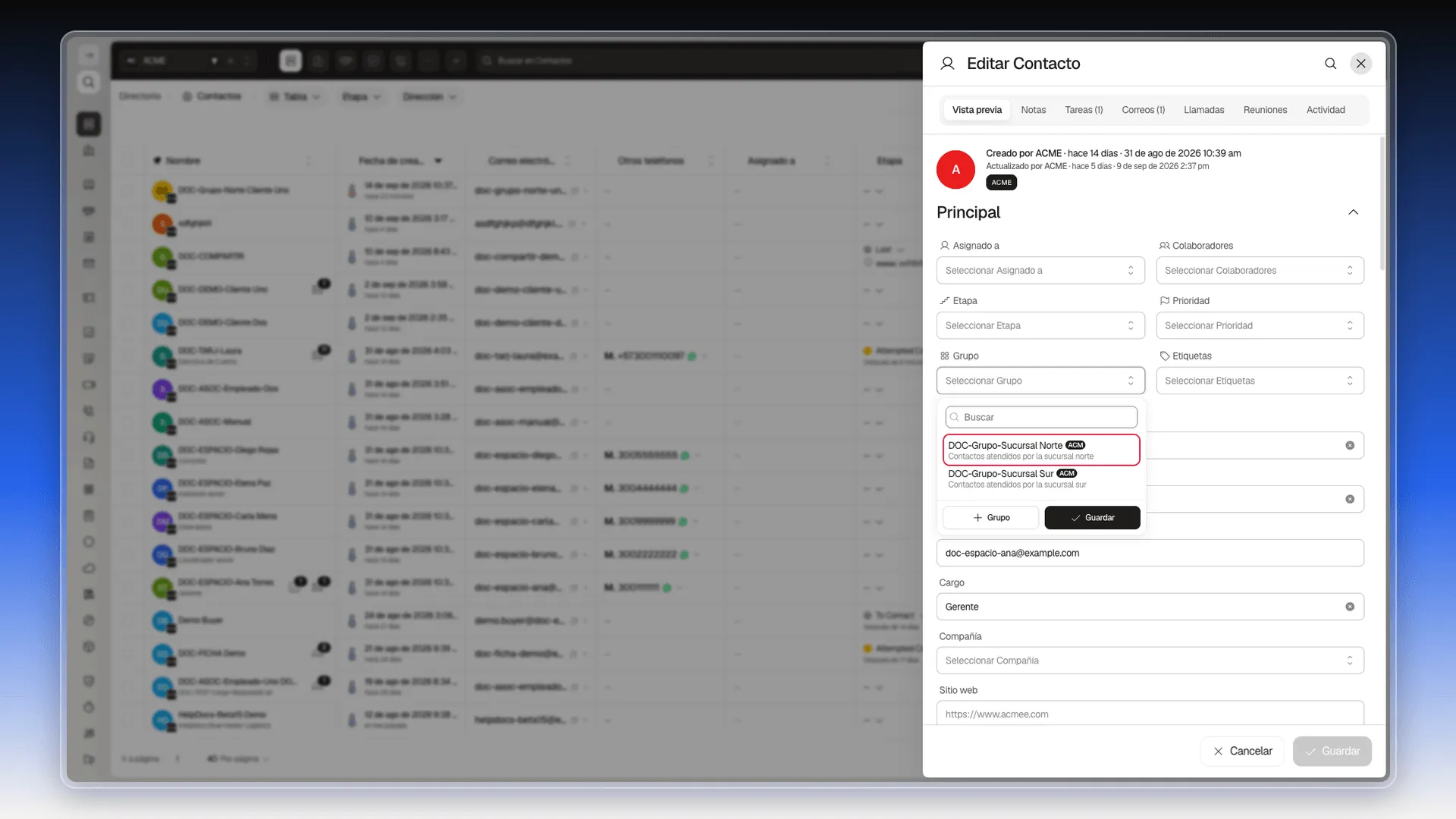 Ficha Editar Contacto con el desplegable del campo Grupo abierto y un grupo resaltado