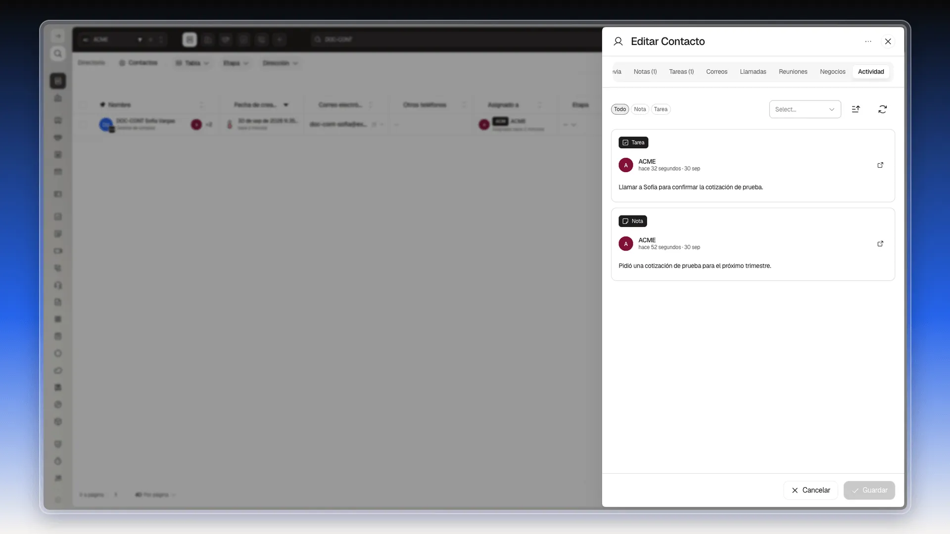 Pestaña Actividad de la ficha con una tarea y una nota del contacto y las etiquetas Todo, Nota y Tarea