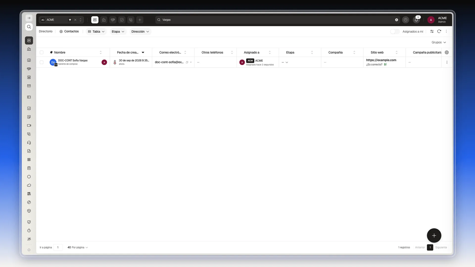 Lista de Contactos filtrada con el contacto recién creado en la primera fila, con su cargo, su correo y su responsable