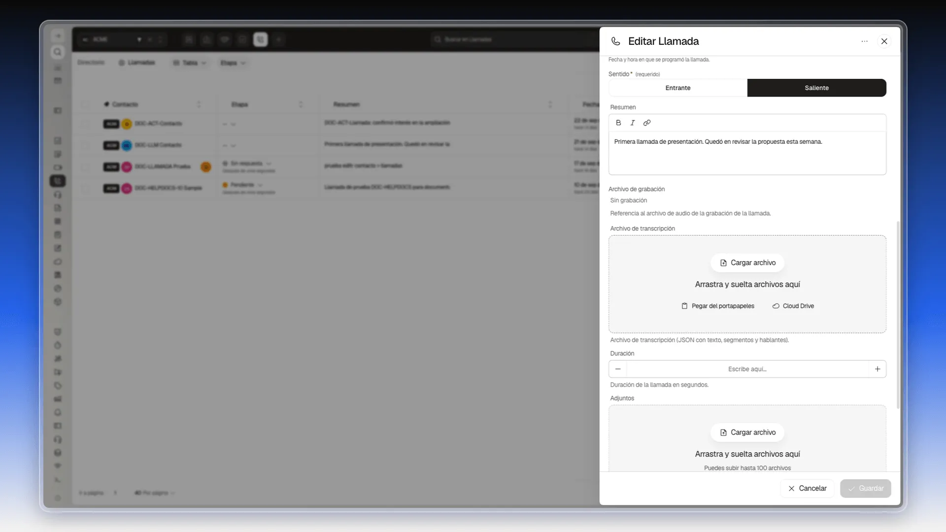 Registro de una llamada con los campos Resumen, Archivo de grabación y Archivo de transcripción