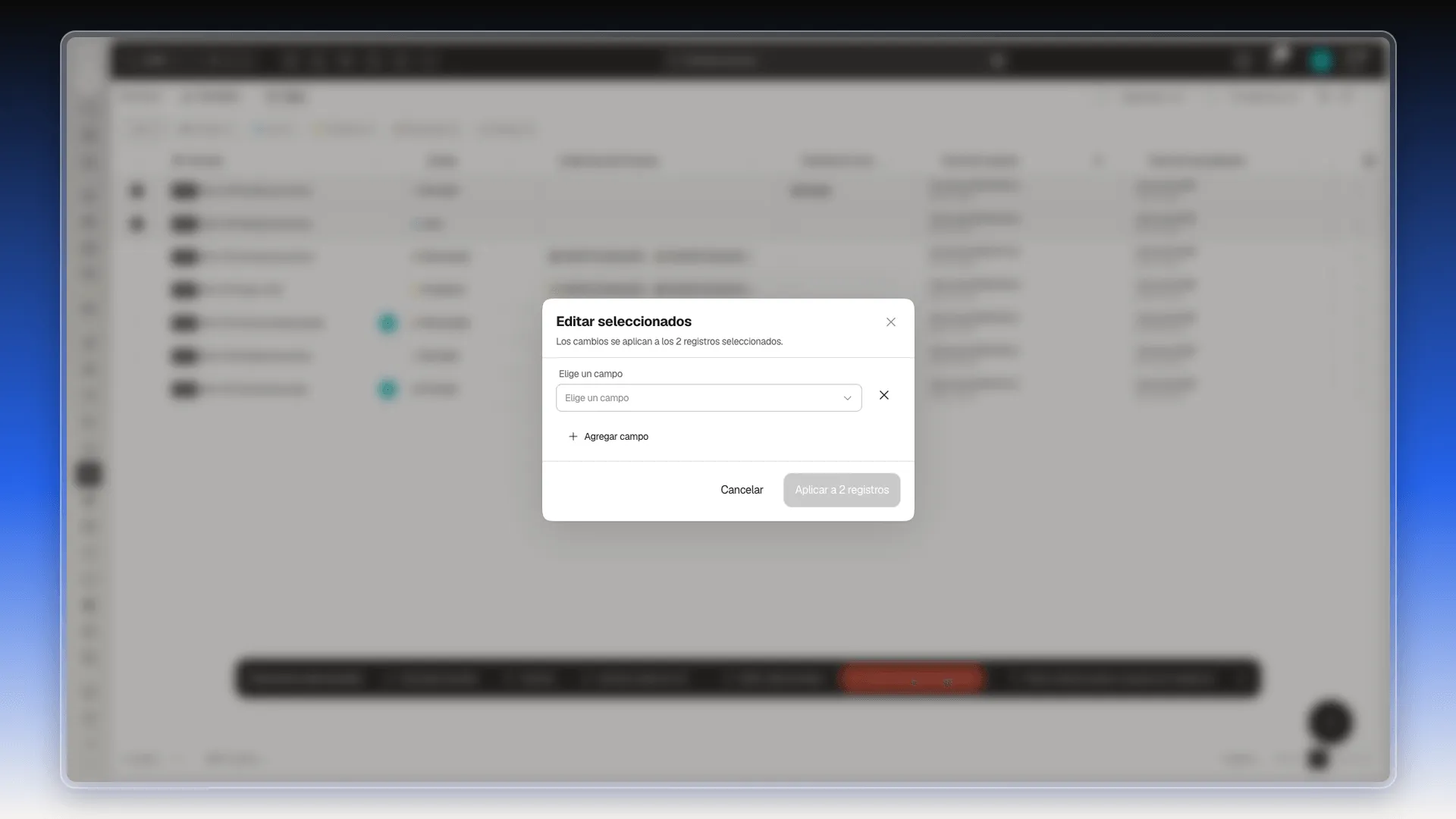 Ventana Editar seleccionados con el selector Elige un campo y el botón Aplicar a 2 registros