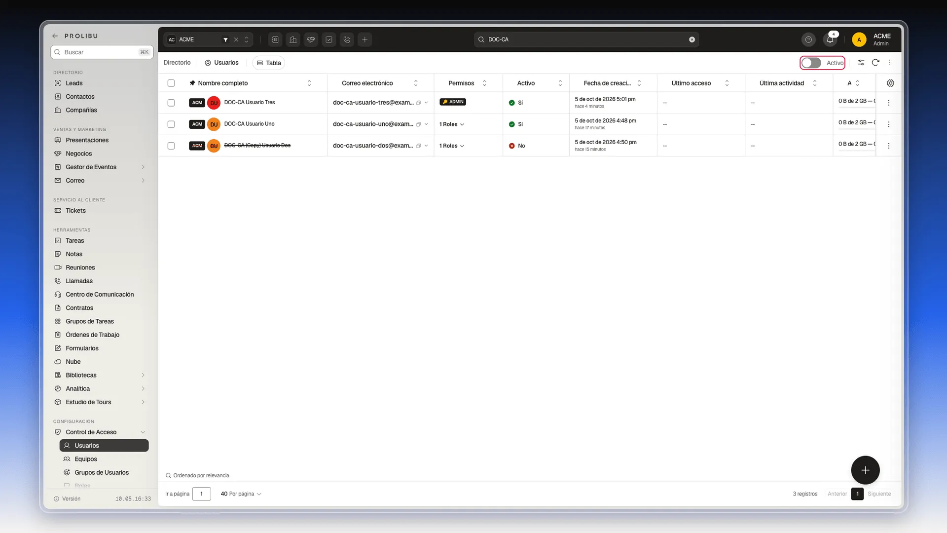 Lista de Usuarios con el interruptor Activo apagado y resaltado, y un usuario tachado con No en la columna Activo