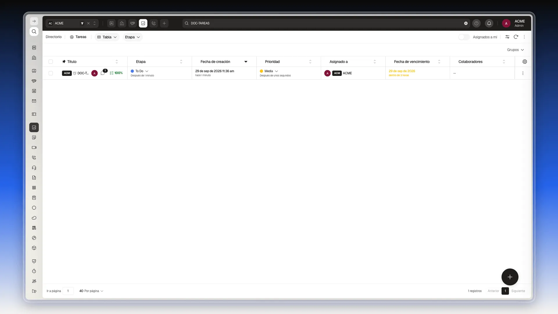 Fila de la tabla de Tareas con los iconos de recordatorio, comentarios y avance de subtareas junto al título